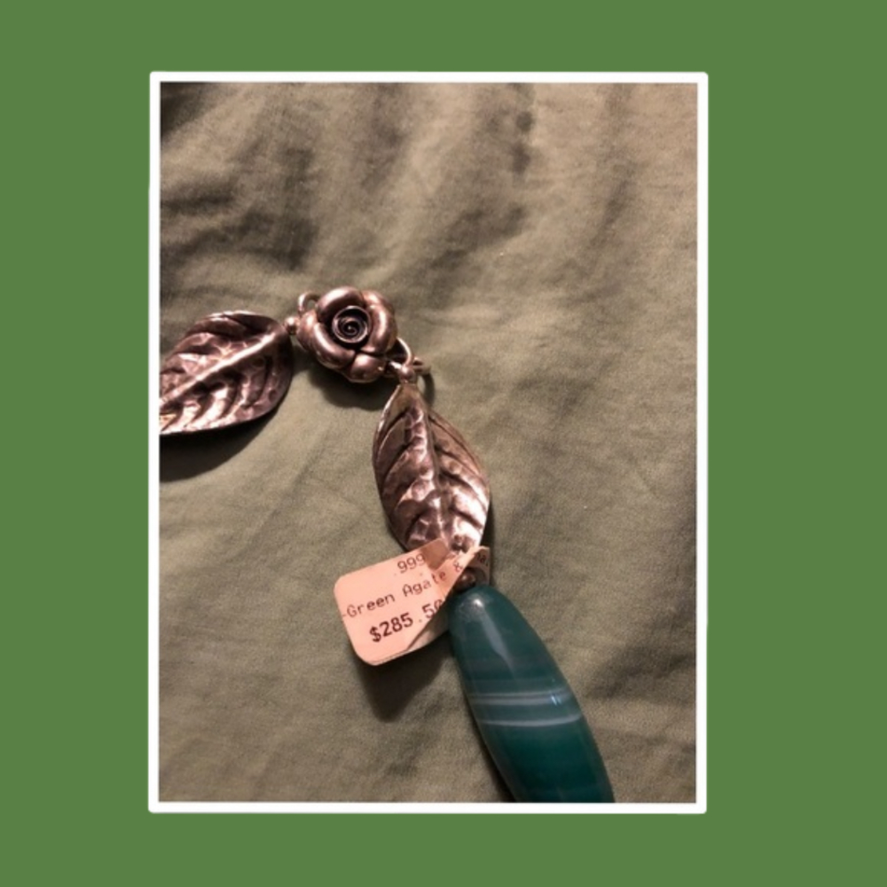 Hand Beaded Green Agate w’ SS Rose Clasp Choker - Picture 3 of 3